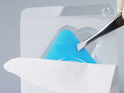 外包裝凹槽設計，更方便取用